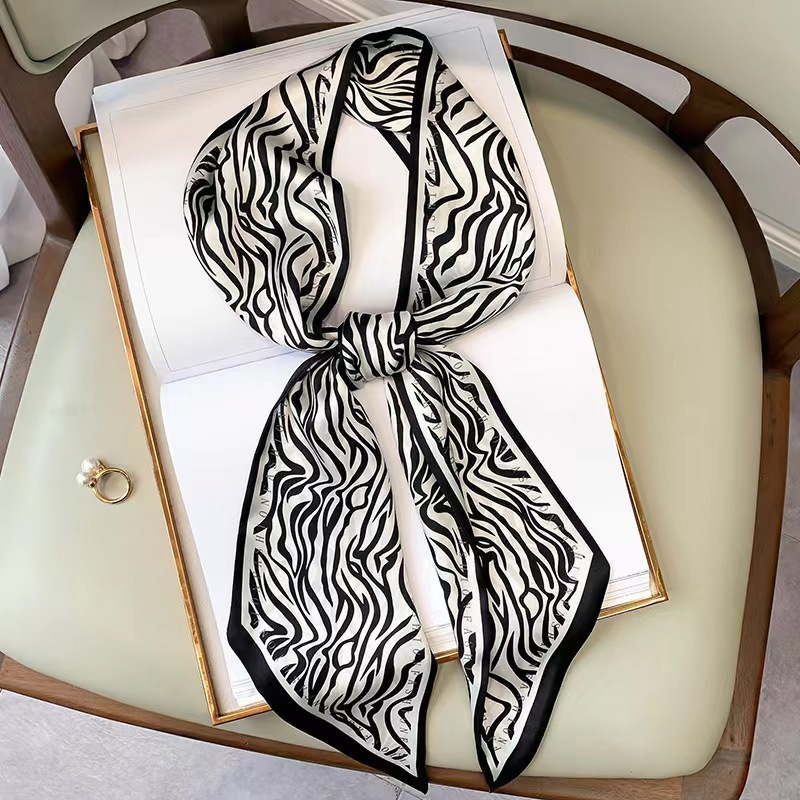 Luxury Bags Trending - Luksusowa jedwabna apaszka damska w zebrę,